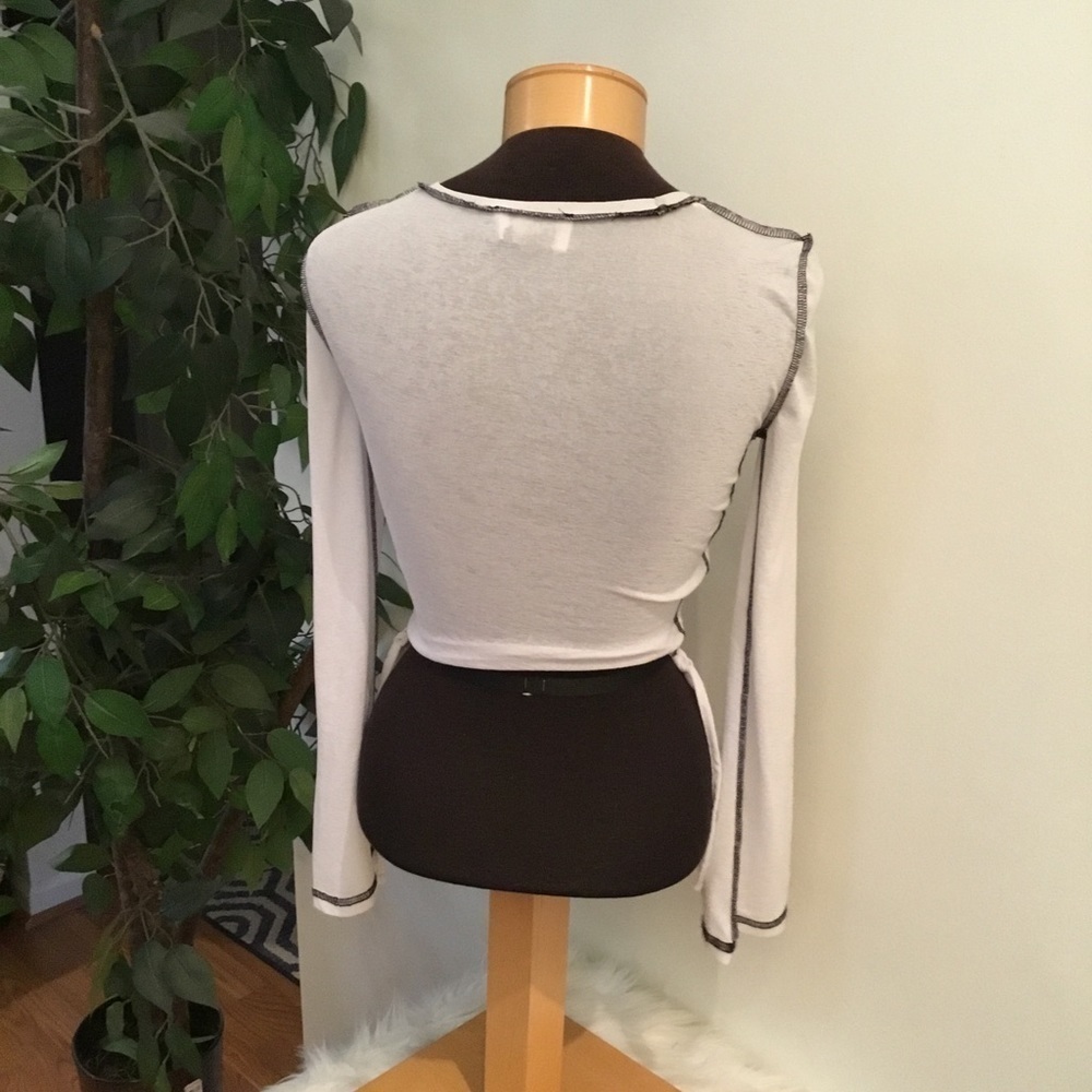 Princess Polly Twiin Woman’s XS cropped semi sheer long bell sleeve top - Picture 5 of 11